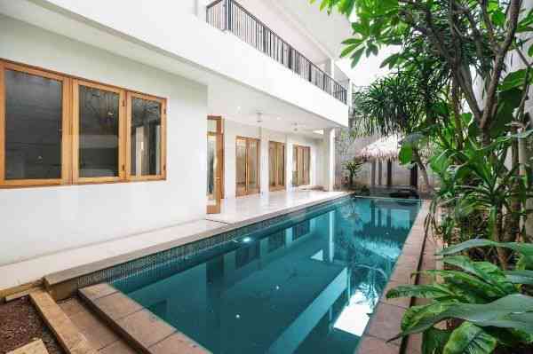 Dijual Rumah 7 BR, Luas 850 m2 di Kemang, Kemang 3