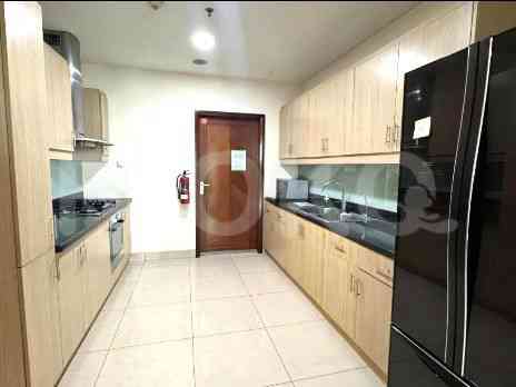 243 sqm, 13th floor, 3 BR apartment for sale in Gandaria 5