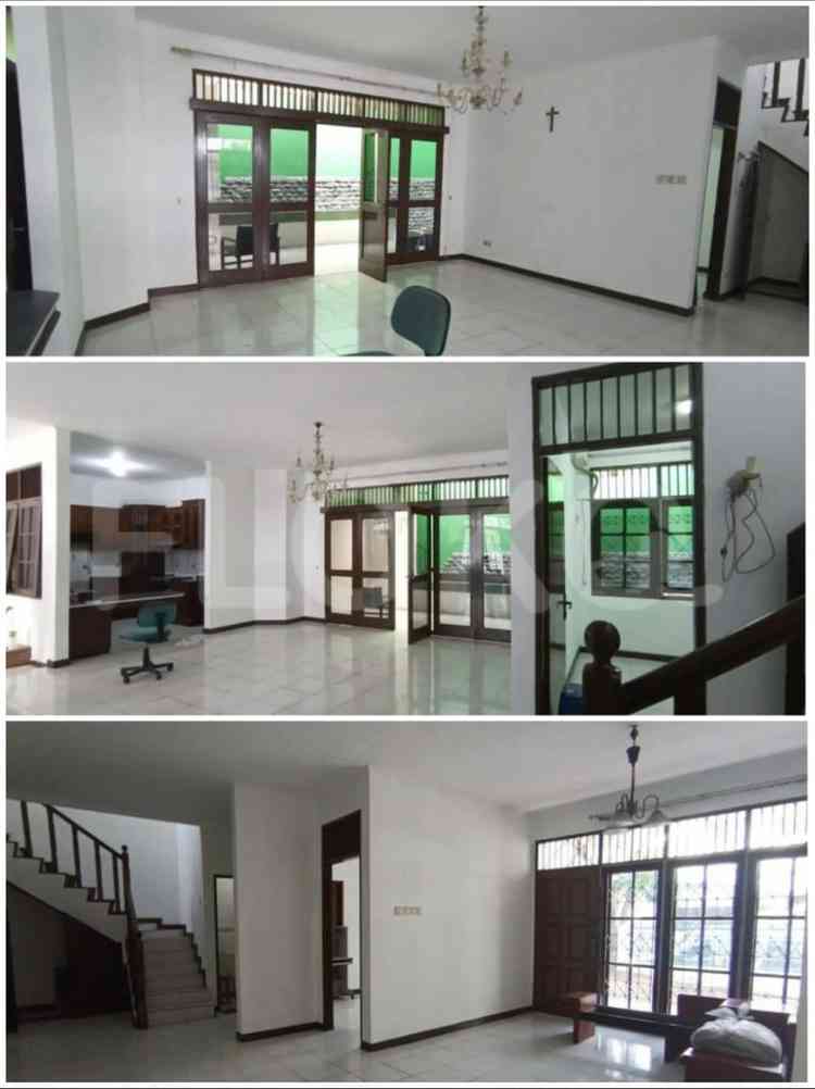 Dijual Rumah 5 BR, Luas 245 m2 di Citra Garden 2, Daan Mogot 1