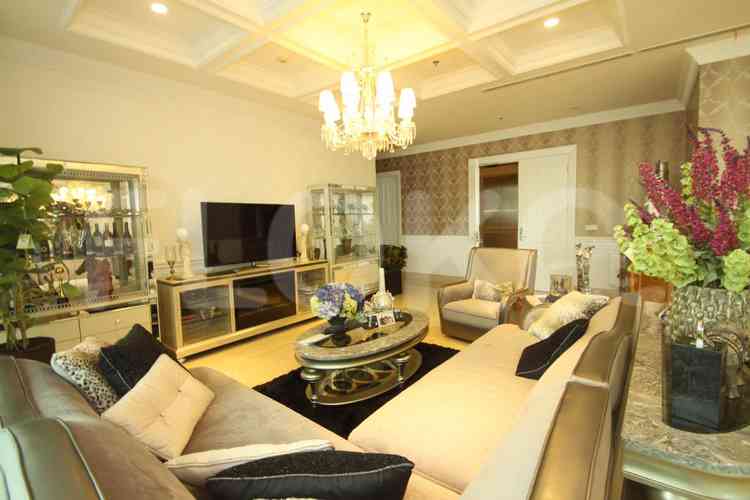 319 sqm, 28th floor, 4 BR apartment for sale in Kebayoran Baru 4