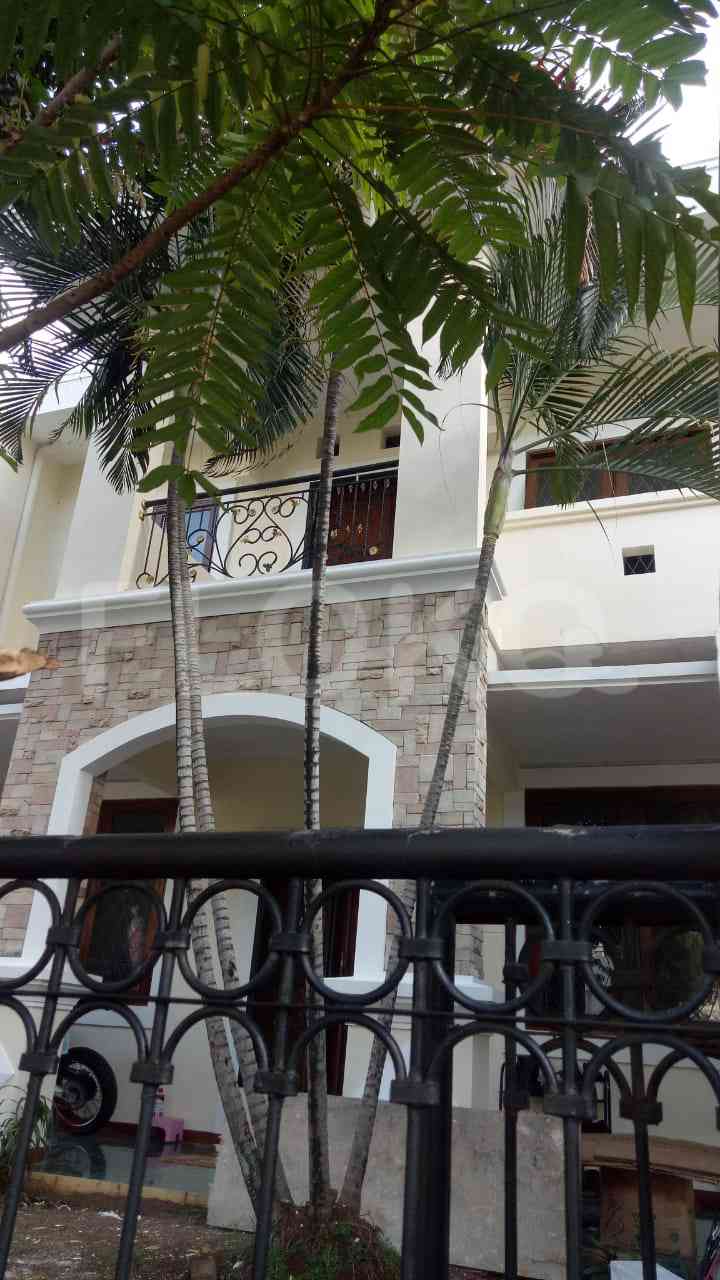 150 sqm, 4 BR house for rent in Rafles Hills Cibubur, Cibubur 1