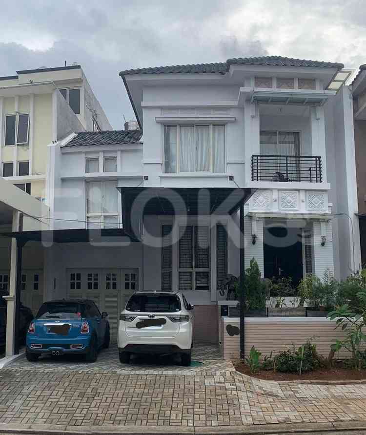 Dijual Rumah 3 BR, Luas 300 m2 di residence One Cluster Saphire, Gading Serpong 1