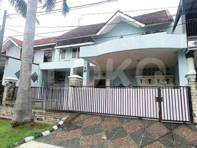 300 sqm, 5 BR house for rent in Kemang Pratama 2, Bekasi Selatan 1