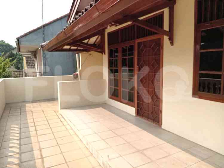 Disewakan Rumah 4 BR, Luas 200 m2 di Cinere, Cinere 9