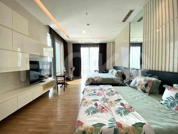 809 sqm, 19th floor, 5 BR apartment for sale in Gandaria 7