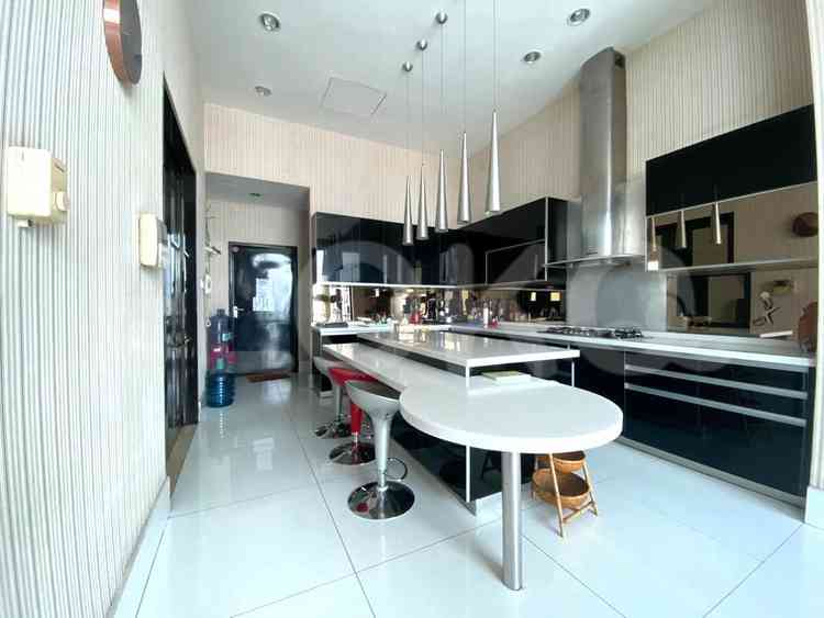 809 sqm, 19th floor, 5 BR apartment for sale in Gandaria 9