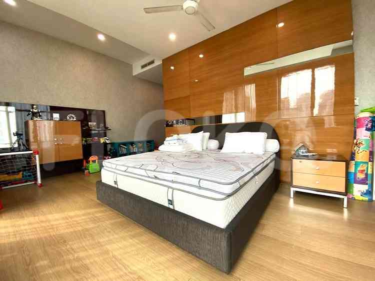 809 sqm, 19th floor, 5 BR apartment for sale in Gandaria 3