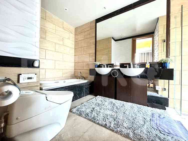 157 sqm, 40th floor, 2 BR apartment for sale in Menteng 1