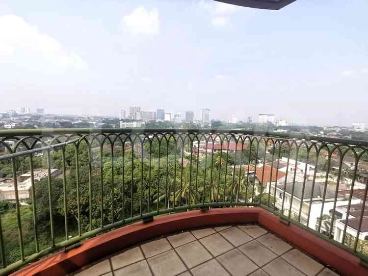 190 sqm, 9th floor, 3 BR apartment for sale in Kebayoran Lama 5