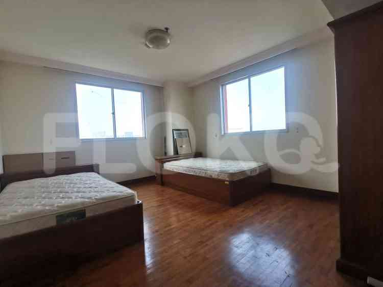 Dijual Apartemen 3 BR, Lantai 9, Luas 190 m2 di Kebayoran Lama 6