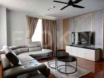 200 sqm, 2nd floor, 3 BR apartment for sale in Kebayoran Lama 2