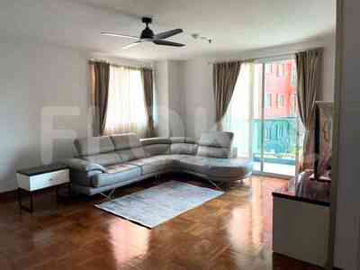 200 sqm, 2nd floor, 3 BR apartment for sale in Kebayoran Lama 10