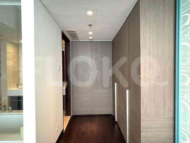 339 sqm, 36th floor, 4 BR apartment for sale in Tanah Abang 10