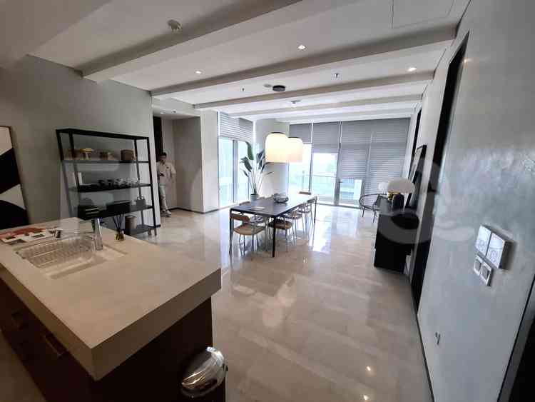 460 sqm, 10th floor, 4 BR apartment for sale in Setiabudi 5