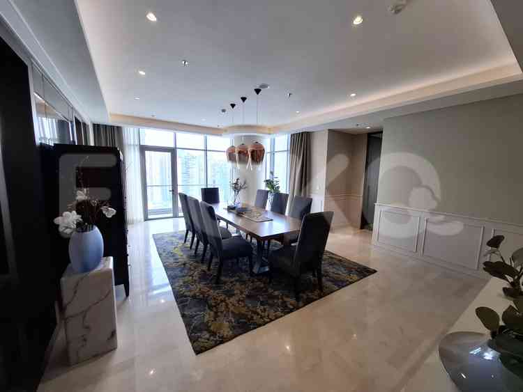 460 sqm, 20th floor, 4 BR apartment for sale in Setiabudi 2