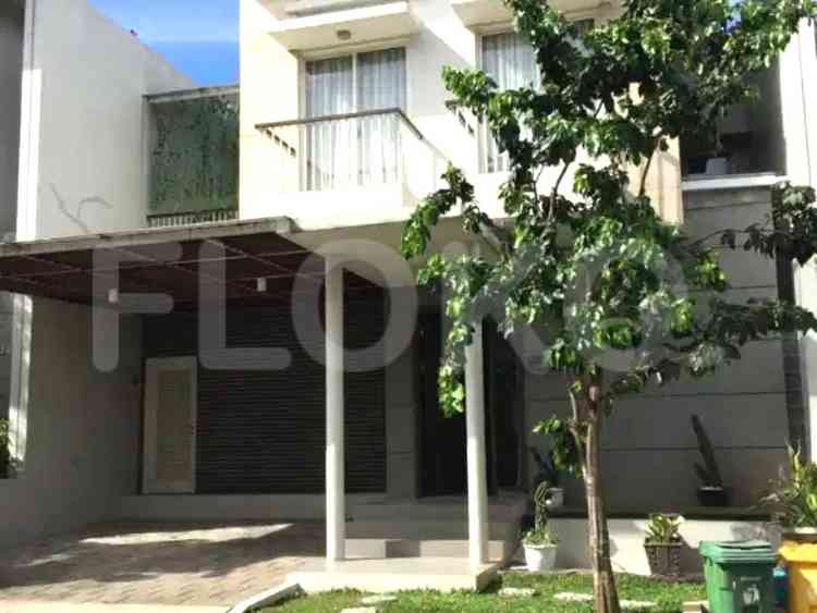 180 sqm, 4 BR house for rent in Serenia Hills, Lebak Bulus 1