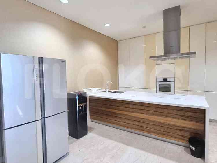 165 sqm, 30th floor, 3 BR apartment for sale in Gandaria 7