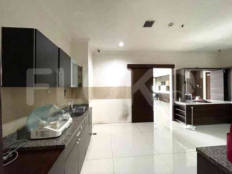 Dijual Apartemen 4 BR, Lantai 15, Luas 340 m2 di Grogol 4