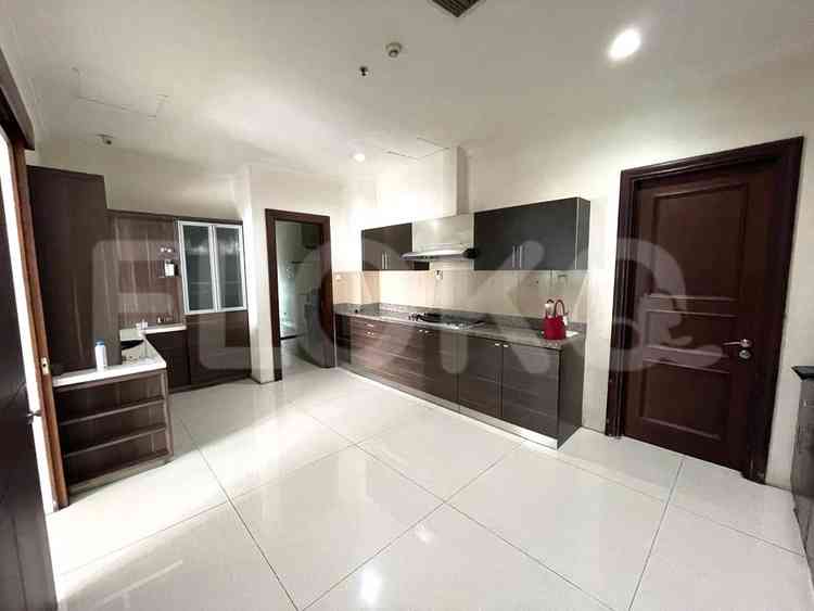 340 sqm, 15th floor, 4 BR apartment for sale in Grogol 5