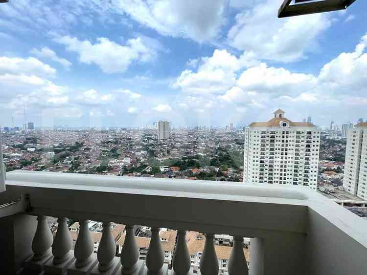 340 sqm, 15th floor, 4 BR apartment for sale in Grogol 1