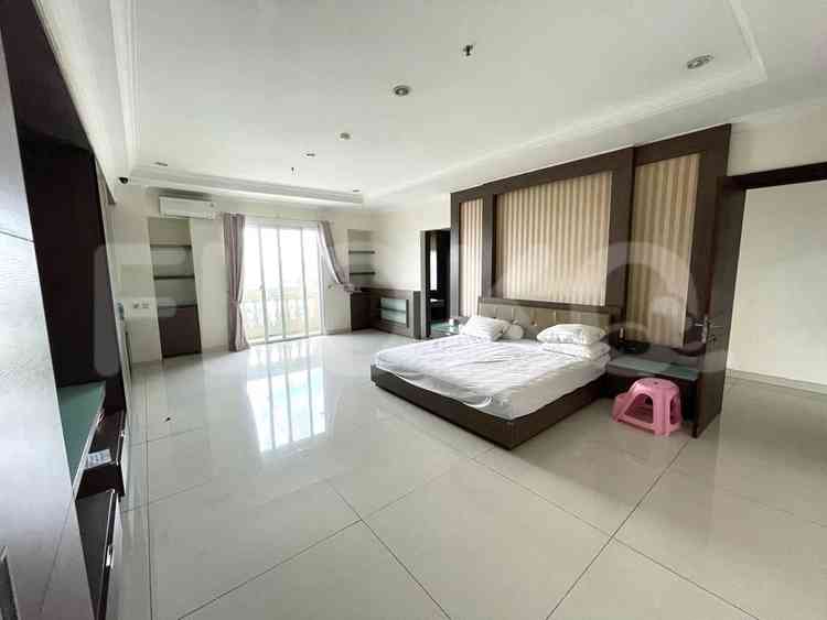 Dijual Apartemen 4 BR, Lantai 15, Luas 340 m2 di Grogol 2