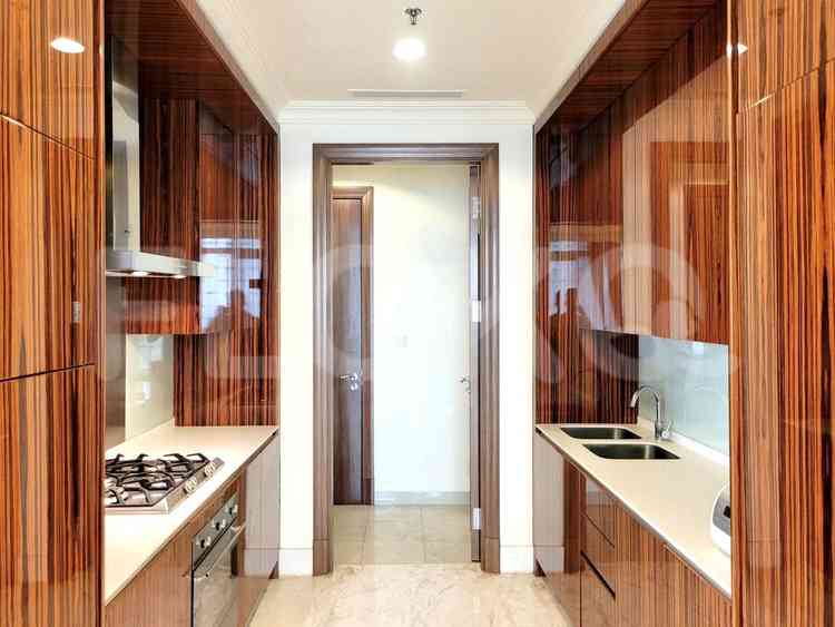 Dijual Apartemen 2 BR, Lantai 16, Luas 158 m2 di Simprug 3