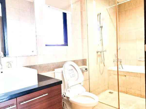 142 sqm, 28th floor, 3 BR apartment for sale in Setiabudi 3