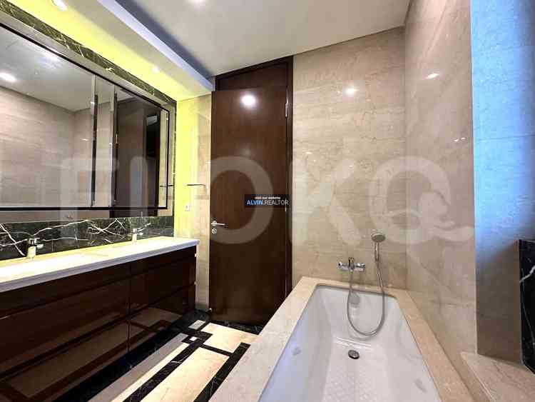 177 sqm, 25th floor, 3 BR apartment for sale in Sudirman 8