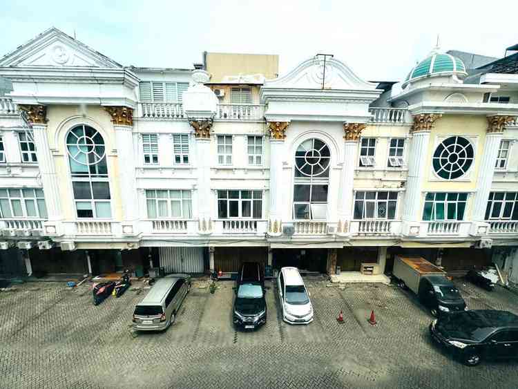 238 sqm, shophouse for sale in Jl. Prof Dr. Soepomo, Tebet 8