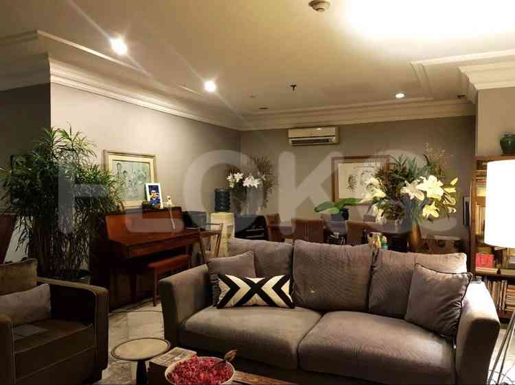 138 sqm, 6th floor, 2 BR apartment for sale in Kebayoran Lama 1