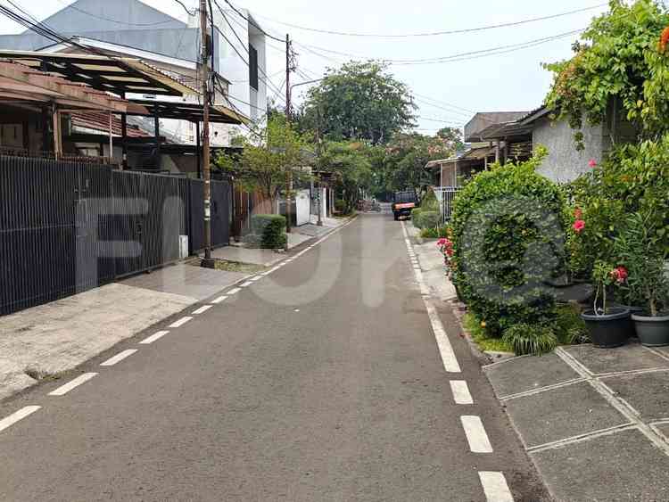 Disewakan Rumah 5 BR, Luas 120 m2 di Petukangan, Gandaria 2