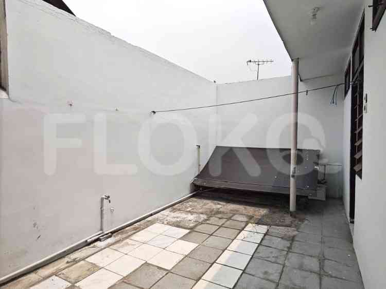 120 sqm, 5 BR house for rent in Petukangan, Gandaria 10