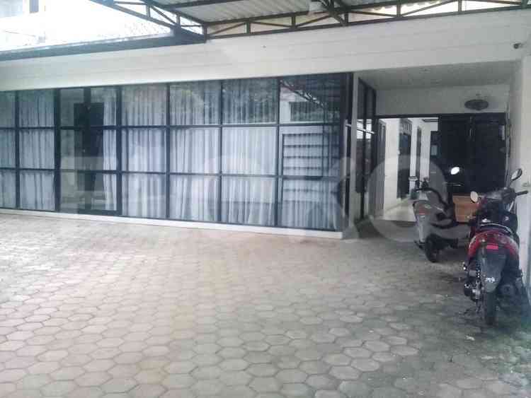 Disewakan Rumah 4 BR, Luas 300 m2 di Menteng, Menteng 3