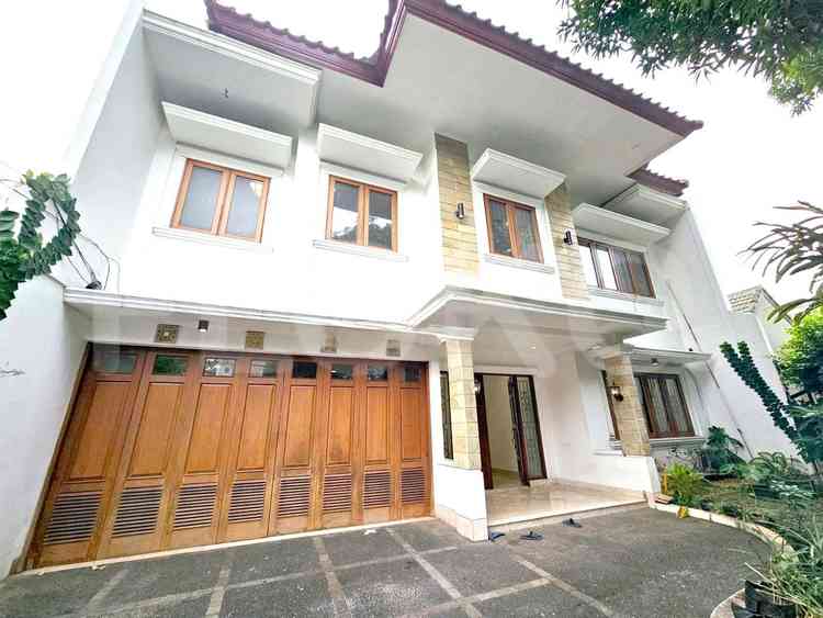 Disewakan Rumah 4 BR, Luas 400 m2 di Senopati, Senopati 1