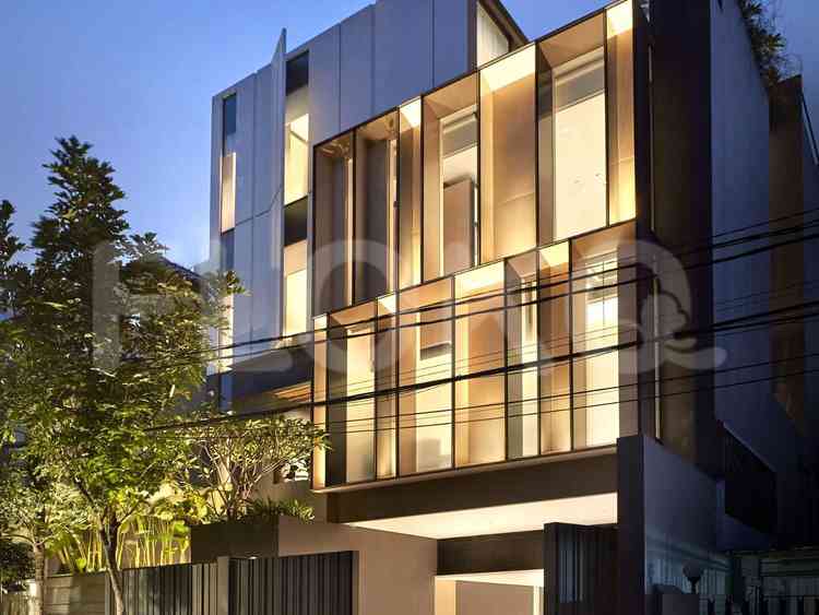 Dijual Rumah 3 BR, Luas 737 m2 di Tulodong, SCBD 1