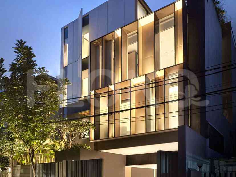 Dijual Rumah 3 BR, Luas 737 m2 di Tulodong, SCBD 1