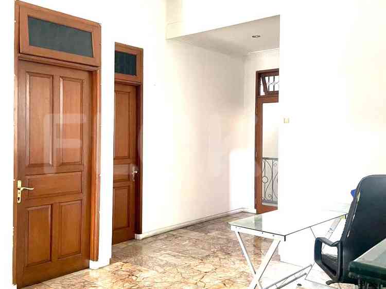 Dijual Rumah 5 BR, Luas 300 m2 di Ciragil, SCBD 4