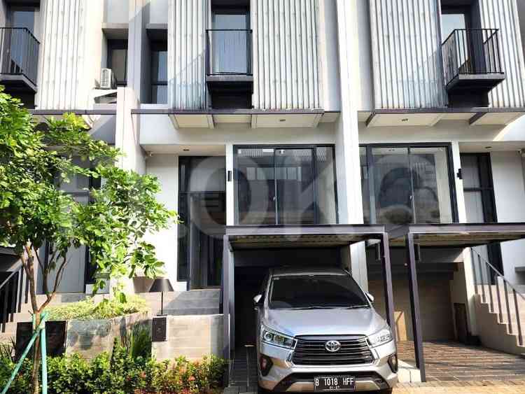 Disewakan Rumah 4 BR, Luas 146 m2 di Cluster Caelus Greenwich, BSD 1