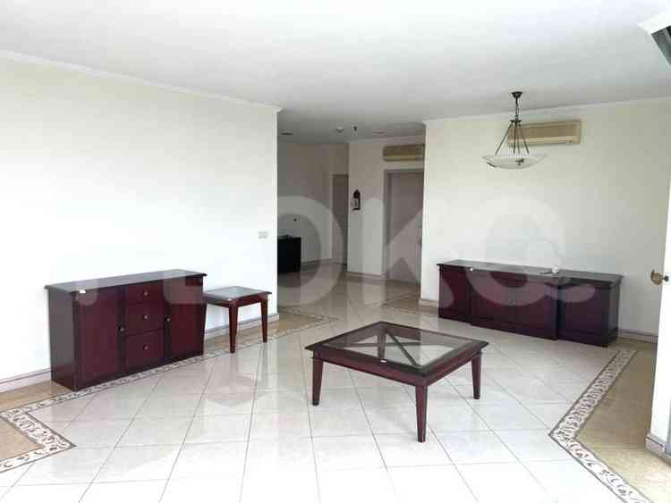 134 sqm, 8th floor, 3 BR apartment for sale in Kebayoran Baru 1