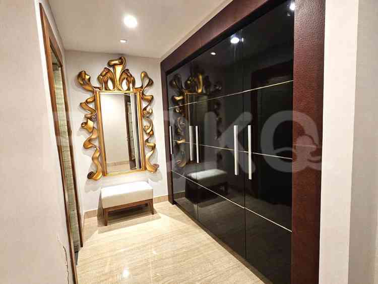 151 sqm, 40th floor, 2 BR apartment for sale in Gandaria 2