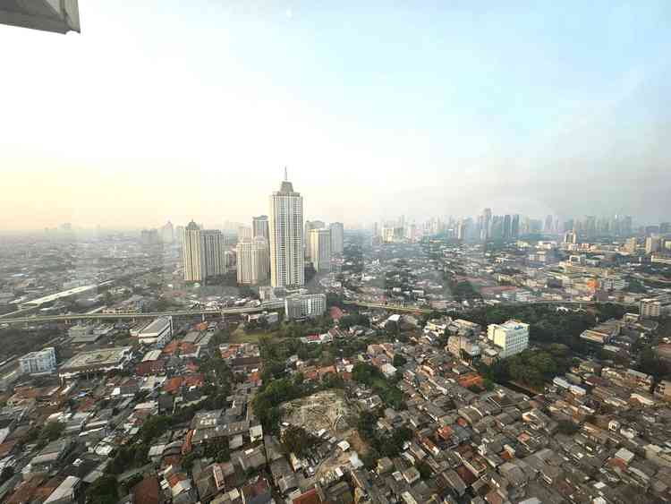 94 sqm, 27th floor, 2 BR apartment for sale in Gandaria 5