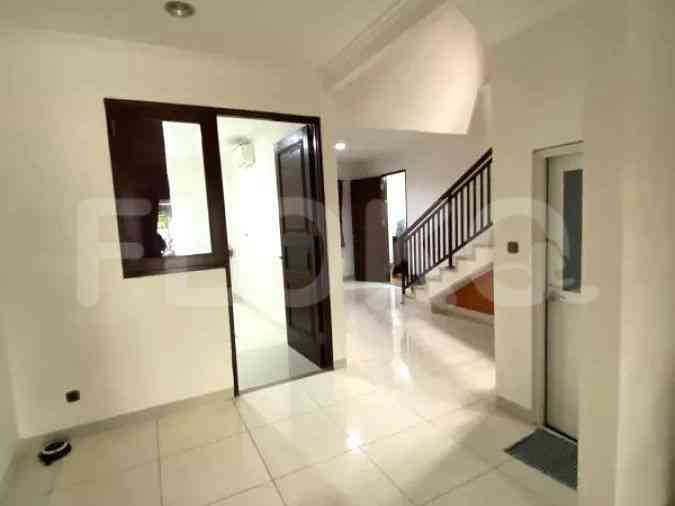 260 sqm, 5 BR house for sale in Jl. H. Danyong, Cilandak 11