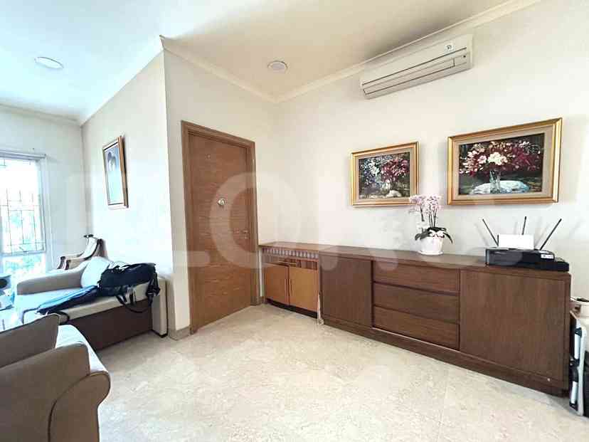 160 sqm, 21st floor, 2 BR apartment for sale in Kebayoran Lama 3