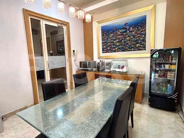 Dijual Apartemen 2 BR, Lantai 21, Luas 160 m2 di Kebayoran Lama 5