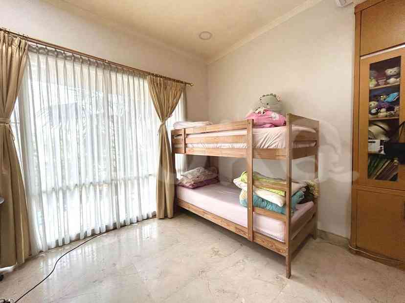 160 sqm, 21st floor, 2 BR apartment for sale in Kebayoran Lama 4