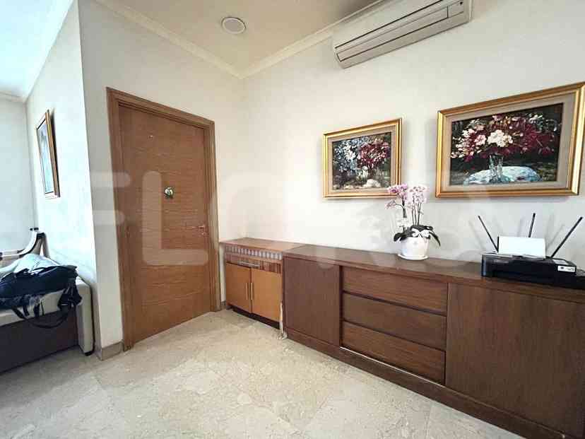 160 sqm, 21st floor, 2 BR apartment for sale in Kebayoran Lama 1