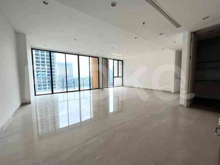 176 sqm, 18th floor, 3 BR apartment for sale in TB Simatupang 1