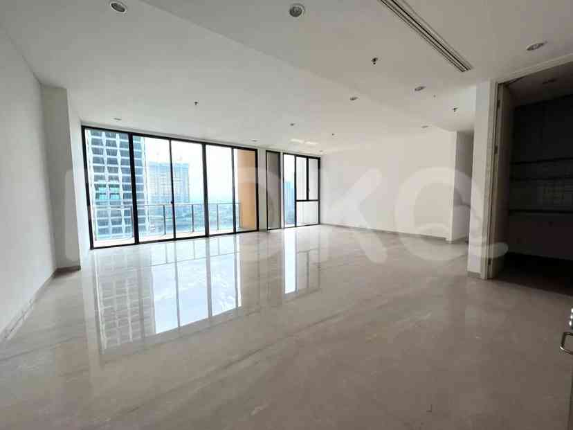 176 sqm, 18th floor, 3 BR apartment for sale in TB Simatupang 1