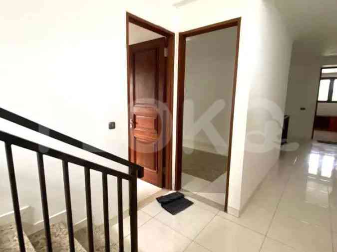 260 sqm, 5 BR house for sale in Jl. H. Danyong, Cilandak 7