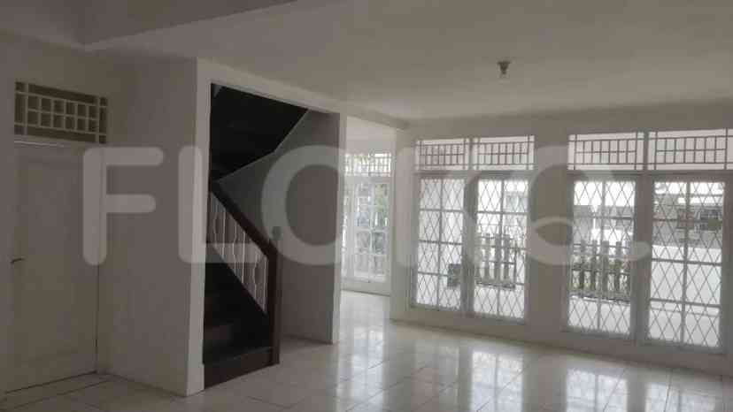 230 sqm, 4 BR house for rent in Sektor 9, Bintaro 3